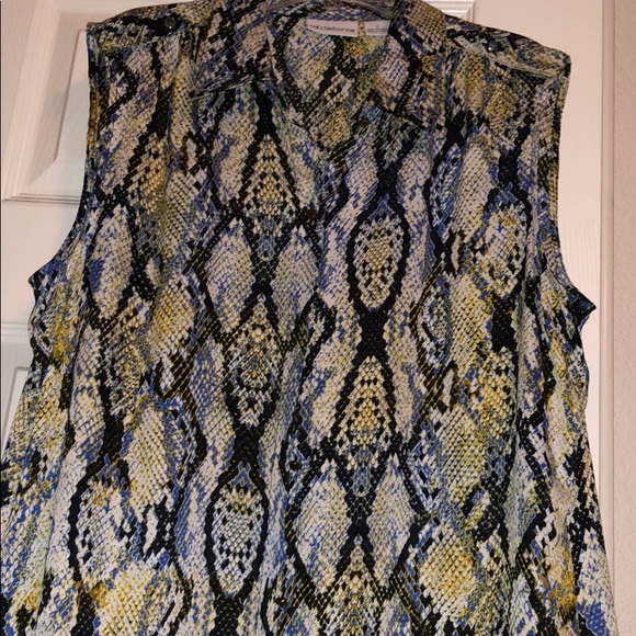 Liz Claiborne Sleeveless-button down - Picture 3 of 4